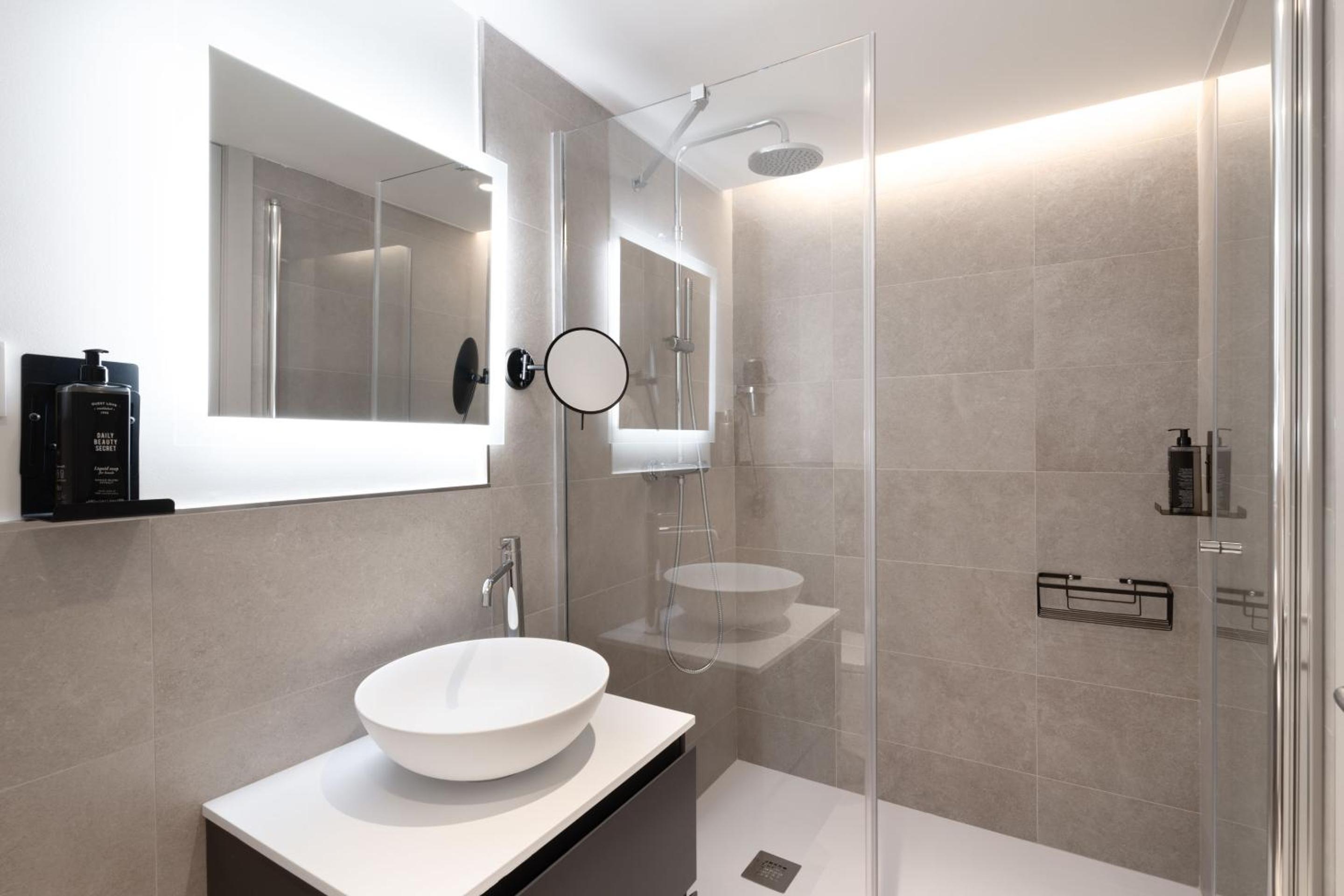 Limehome Madrid Calle de Juan Hurtado de Mendoza